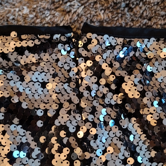 NWT! Carmen Marc Valvo Black Silver Gunmetal Sequined Skirt 4 - Picture 6 of 9